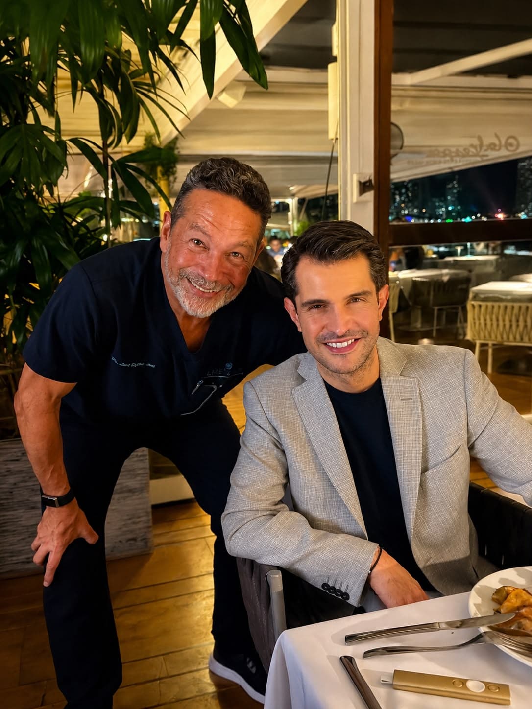 Dr. Rodrigo Domínguez Millán durante su visita profesional a Panamá