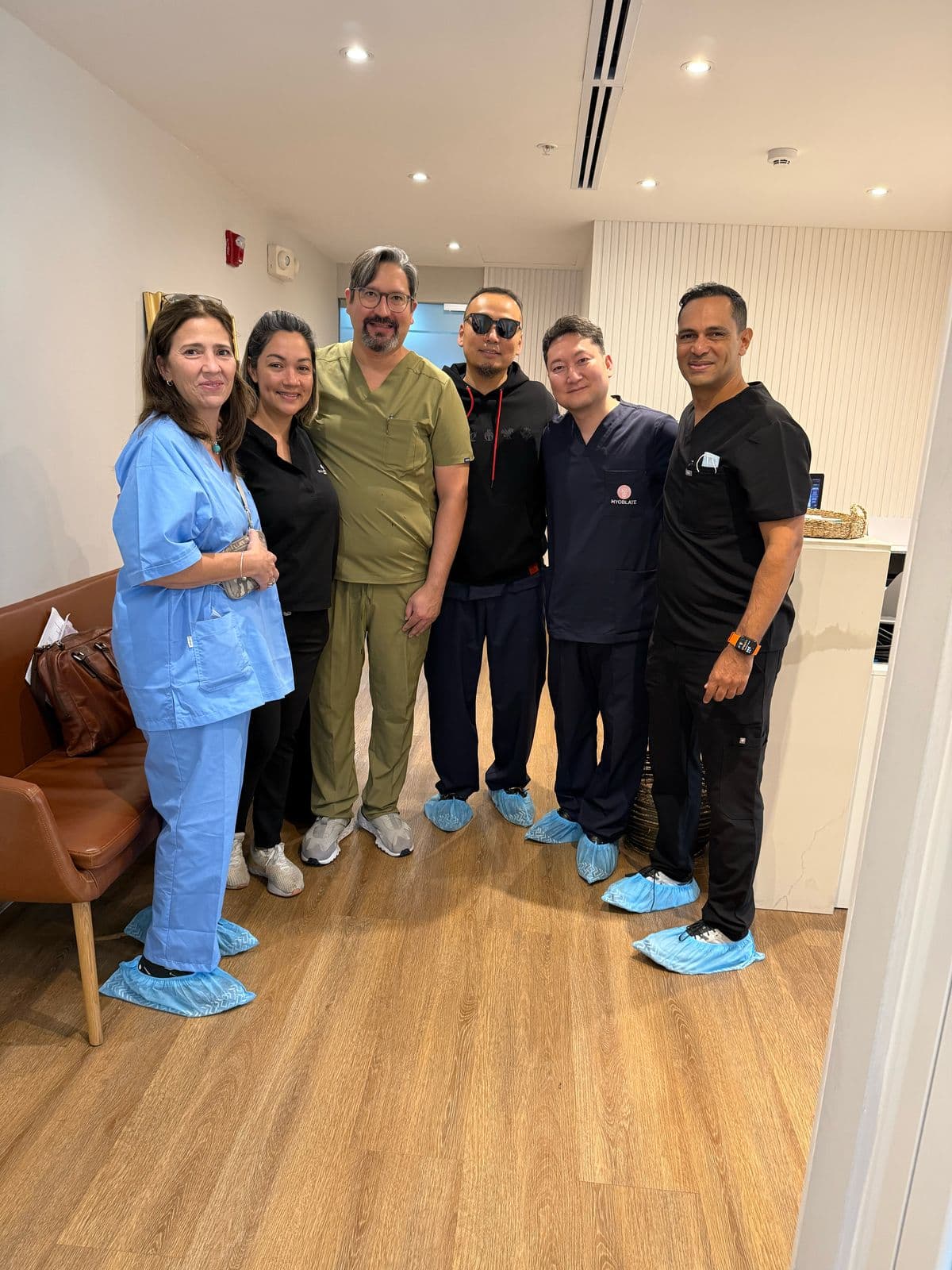 Equipo médico participante en el lanzamiento de THYBLATE en Panamá